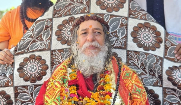 swami ji sitting at rath horizontal swami ji sitting at rath horizontal